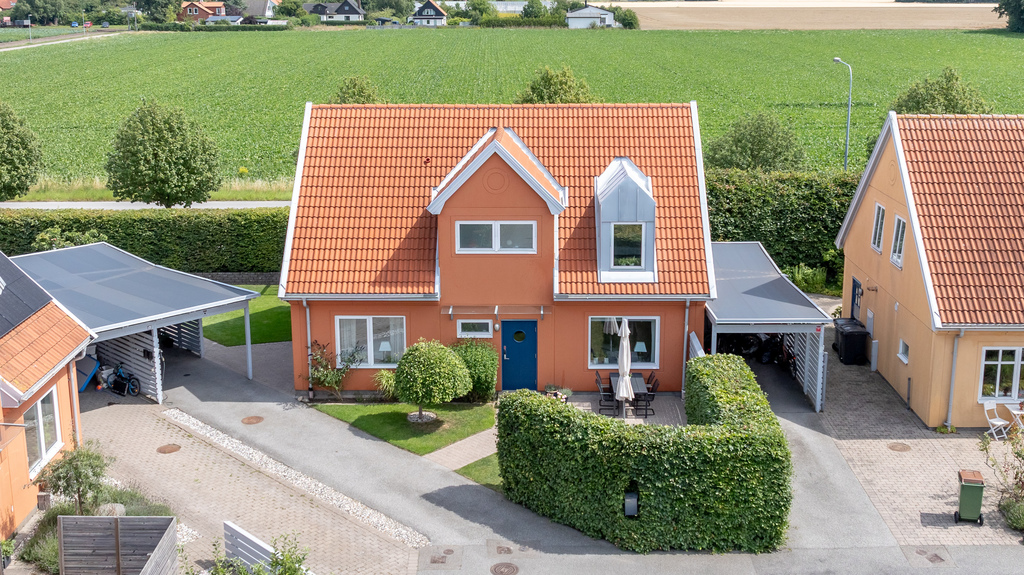 Polis Larssons väg 25